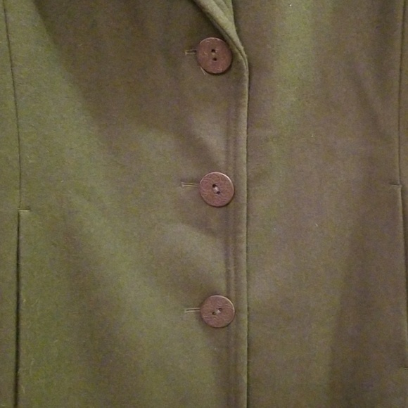 Tahari green coat, beautiful - Picture 2 of 5